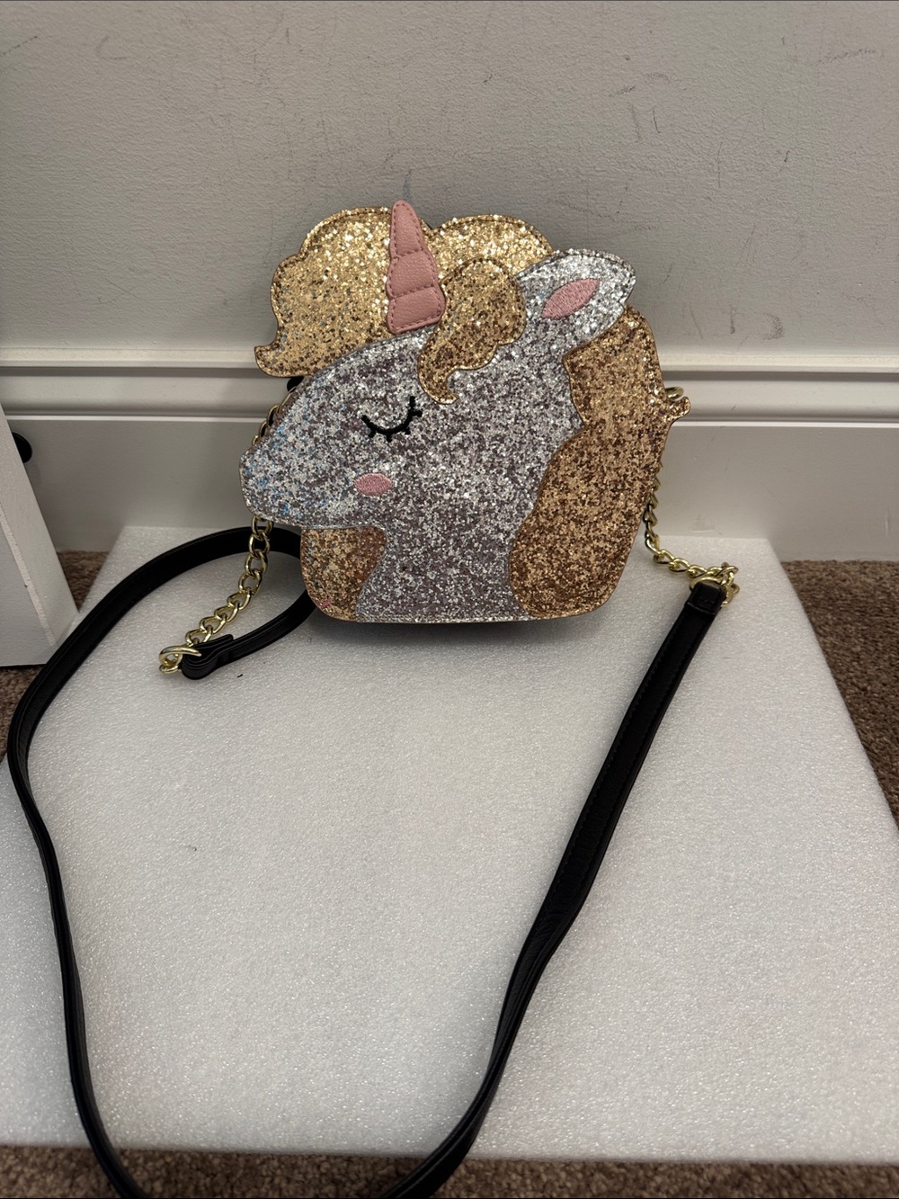 Betsey Johnson luv Betsey glitter unicorn crossbody bag purse